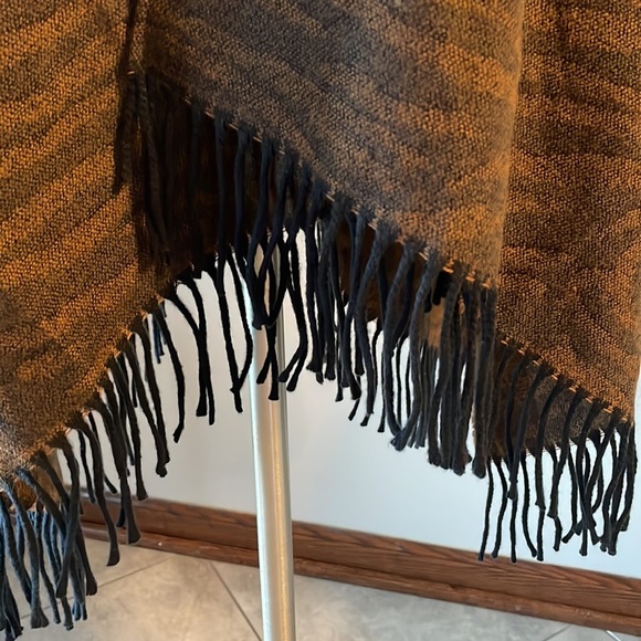 Animal print black brown stripe women’s CAPE / SHAWL / WRAP fringe warm one size - Picture 2 of 7